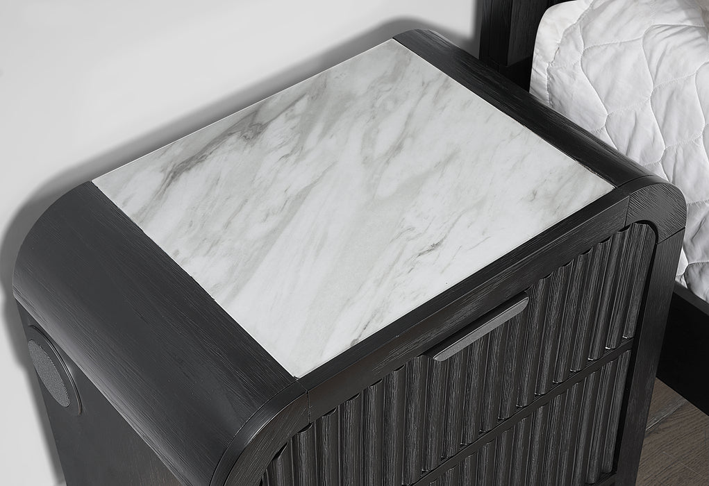 BECKETT WHT/BLK QUEEN BED GROUP